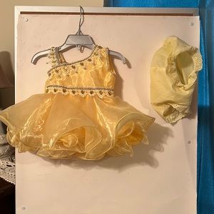 Beautiful yellow dress with matching bloomers and hair bow